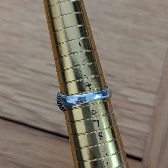 Sparkling Silver Marcasite Cortail Ring size 5 - Picture 11 of 11